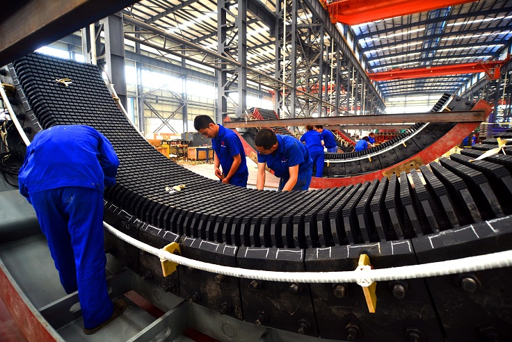 涼紅發(fā)電機定子準(zhǔn)備下線